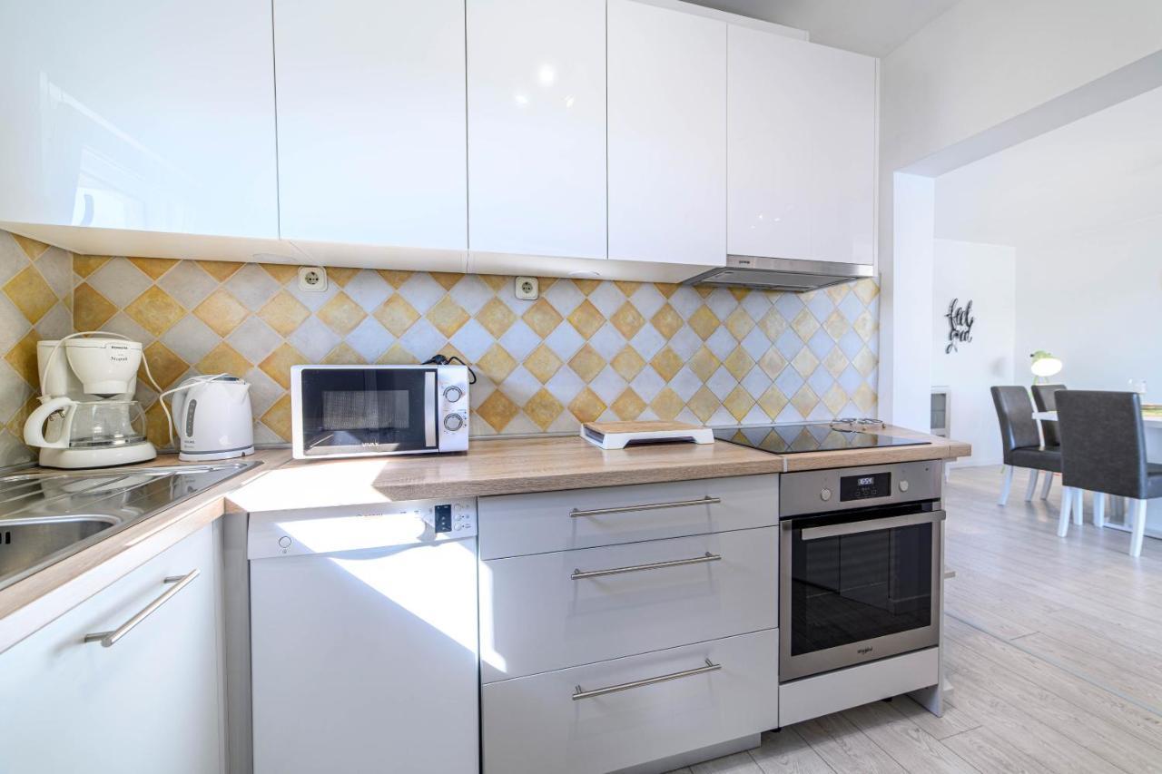 Apartment Seaside Жаборич Екстериор снимка