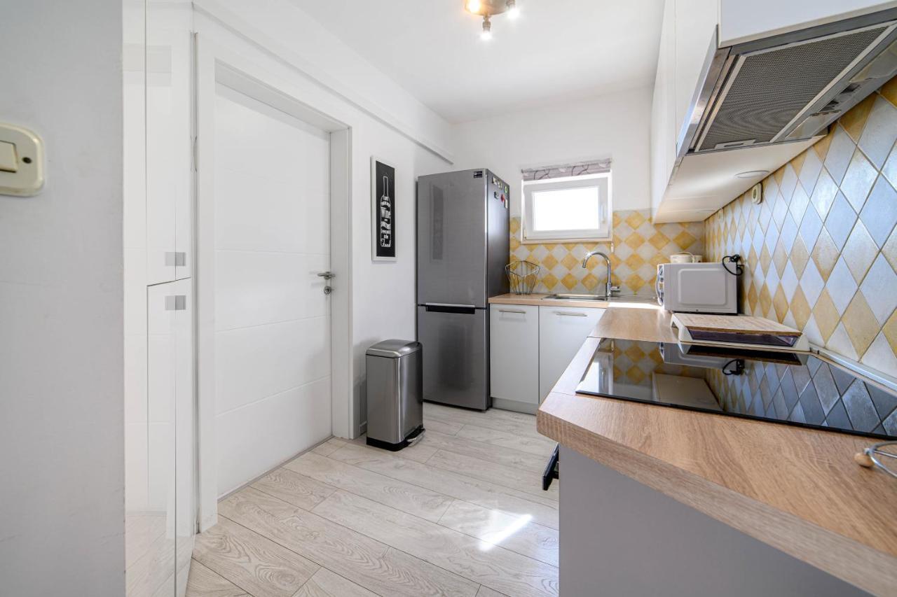 Apartment Seaside Жаборич Екстериор снимка