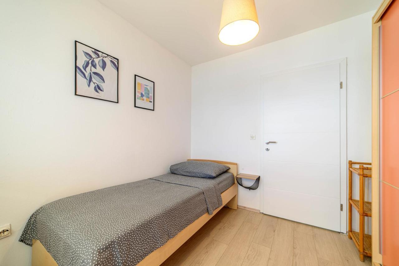 Apartment Seaside Жаборич Екстериор снимка
