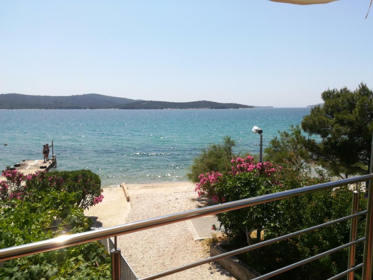 Apartment Seaside Жаборич Екстериор снимка
